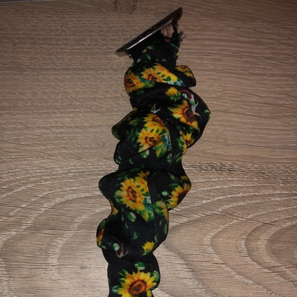 Series 1 - Apple Watch - 38 MM - Band - Charger - Picture 4 of 7